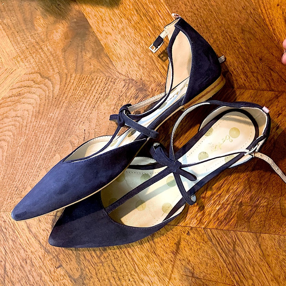 Biden navy blue pointed flats! In great shape!